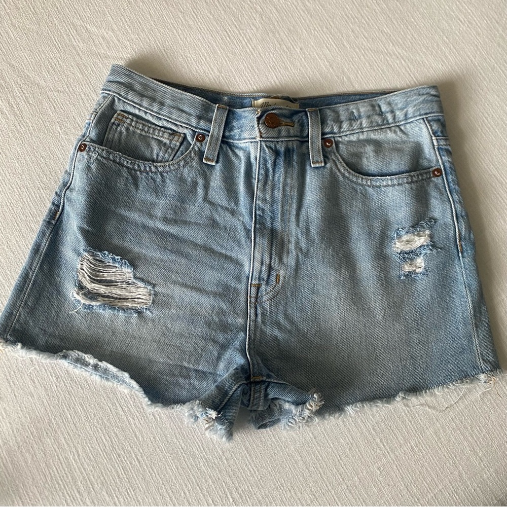 Madewell The Mom Jean Shorts Distressed Light Wash Denim